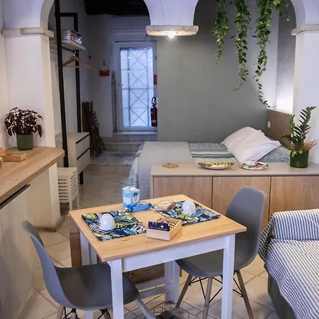 La Casa Di Hestia Апартаменты Кальяри